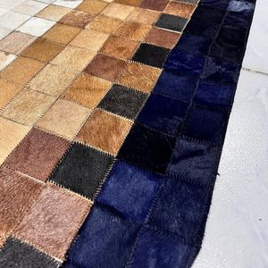 Tapis antidérapant personnalisé en cuir de vachette rayé et coton pour animaux de compagnie, luxueux et polyvalent pour le salon - Product Image 2