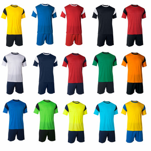 Kit de fútbol de sublimación completa personalizado para hombres y mujeres, camiseta de fútbol cómoda de tela ligera suave, 100% poliéster - Product Image 1