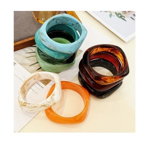 Brazaletes de Resina Sólida Impermeables de Diseño para Mujer con Brillo Duradero, Colores Personalizados y Regalos Empresariales - Apex Align - Product Image 3