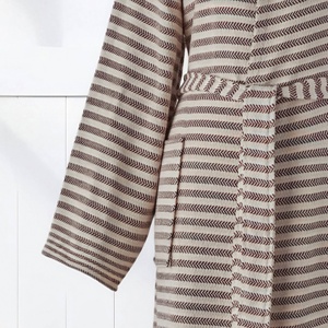 เสื้อคลุมอาบน้ำลายทางแบบตุรกี มีฮู้ด สีแดงเบอร์กันดีหรือสีน้ำเงิน - Product Image 2
