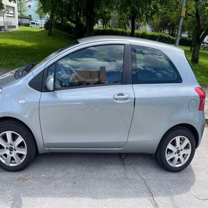 Vente chaude assez utilisé Toyota Yariss 4dr 4wd berline conduite à gauche conduite à droite en stock - Product Image 3