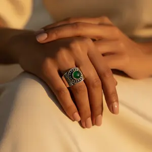 Anillo de Plata 925 con Piedra Verde para Mujer, Joyería de Diseño Vintage, Corte Princesa, Chapado en Oro y Rodio de 18K - Product Image 3