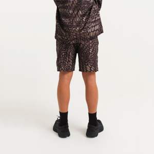 Pantalones cortos deportivos atléticos informales OEM para hombre, logotipo personalizado, pantalones cortos de entrenamiento de 5 pulgadas para hombre, pantalones cortos de gimnasio para hombre con bolsillo - Product Image 4