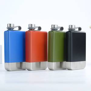 Gourde plate en acier inoxydable <span class=keywords><strong>noire</strong></span> personnalisée avec logo, pour <span class=keywords><strong>whisky</strong></span>, alcool, style <span class=keywords><strong>japonais</strong></span>, idéale pour le camping, vente en gros - Product Image 1