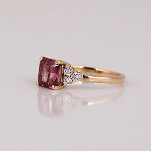 Anillo de compromiso de diamante cultivado en laboratorio de corte radiante Rosa chapado en oro de 10KT de moda diseño personalizado lujoso clásico con certificado IGI - Product Image 3