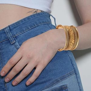 Bracelet manchette sur mesure pour dames conception tissée en fil métallique à trois bijoux fins meilleur produit pour offrir un bracelet de mode - Product Image 4