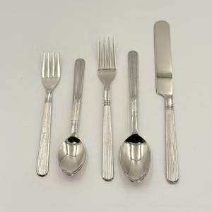 Ensemble de couverts de luxe haut de gamme en acier inoxydable 202, comprenant couteau, fourchette et cuillère, pour hôtels, cadeaux d'affaires, finition miroir - Product Image 5