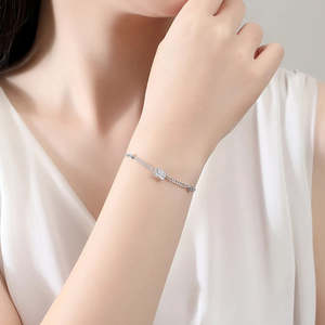 Bracelet ajustable en moissanite taille émeraude 1 carat pour femme - Product Image 4