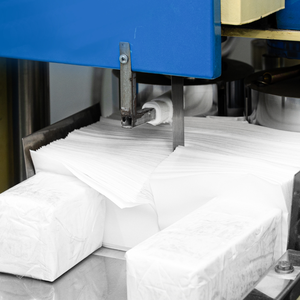 Toallas frías de microfibra ecológicas de alta calidad Rollos de tela no tejida suaves y suaves Transpirable Vietnam Spunlace Technics Cross - Product Image 5