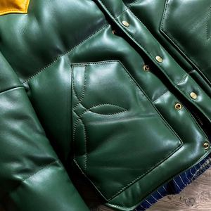 Chaqueta de Cuero de Diseño Premium con Logotipo Personalizado OEM, Chaqueta de Invierno Verde para Hombre, Hecha a Mano con Piel de Oveja Genuina, Elegante y Cálida - Product Image 5