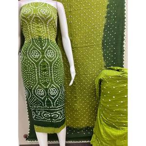 Dupatta en satin à motif personnalisé pour femmes adultes en stock Fabriqué en Inde - Product Image 1