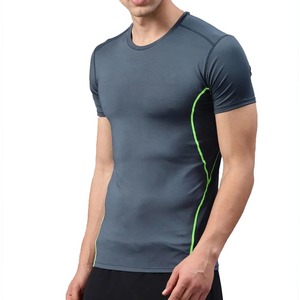 T-shirt de compression confortable pour homme, taille personnalisée, vente chaude, chemises de compression en stock, nouveau design, chemises de compression pour homme - Product Image 3