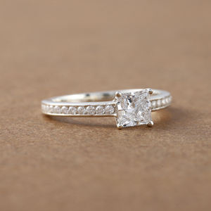 2ct Princess Cut Lab Grown Diamond Pave Setting Anillo de compromiso Lujoso anillo de compromiso de plata esterlina Anillo de regalo para mujer - Product Image 2