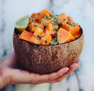 Bol de noix de coco naturel du Vietnam fabriqué à la main: repas écologique et durable pour la maison et les voyages - Product Image 1