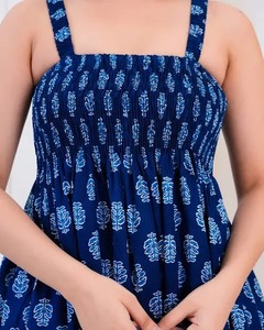 Robe courte indienne en coton faite à la main robe de cadeau de mariage de mariée personnalisée robe d'été porter des fleurs imprimé dres cadeau pour elle en vente - Product Image 1