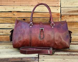 Sac de sport vintage marron en cuir véritable fait à la main extensible week-end vacances voyage bagages Logo personnalisé crochet boucle fermeture - Product Image 5