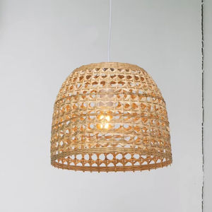 Plafonnier en bambou personnalisable idéal pour les restaurants, les cafés et les entreprises d'accueil nécessitant des lampes naturelles uniques - Product Image 1