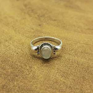 Gorgeous 925 Sterling Silver Hammered Band Ring <b>Light</b>-Weight Bohemian Moonstone Gemstone Dainty Bezel Setting Diamond Weddings - Product Image 4