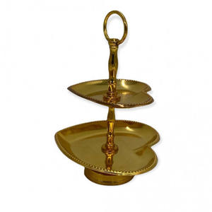 ถาดเสิร์ฟเค้กผลไม้ขายดี ผลิตจากโลหะเคลือบสีดำ พร้อมโดมแก้ว สำหรับงานแต่งงานและงานเฉลิมฉลอง - Product Image 2