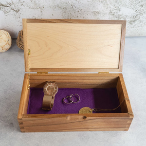 Almacenamiento Elegante y Ecológico de Madera por Crescent Crafts - Product Image 4