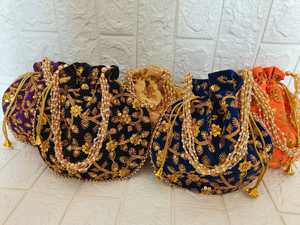 Pochette Potli brodée indienne pour femmes faveurs de mariage cadeaux de retour sacs à cordon ethniques couleurs assorties pochette à monnaie - Product Image 3