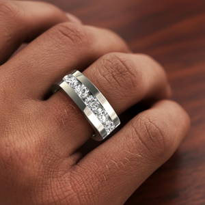 Anillo de Compromiso Unisex de Alta Calidad con Diamante Cultivado en Laboratorio, Corte VVS2, Color E, Plata de Ley 925, Ético y Sostenible - Product Image 1