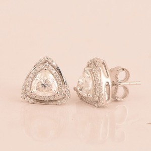 Hermosos pendientes de tuerca de diamante de moissanita de plata esterlina, joyería personalizada, corte excelente, el mejor regalo de aniversario para ella - Product Image 2