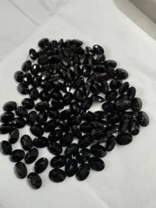 Piedra Preciosa de Ónice Negro Natural de Primera Calidad, Corte Ovalado de 5-6 mm, Color Negro Pulido - Product Image 6