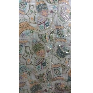 Matériau en georgette de polyester doux et durable parfait pour les chemisiers saris, les tenues superposées et les rideaux de fête disponibles à la vente - Product Image 1