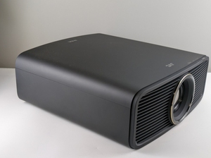 โปรเจคเตอร์ DLA-RS2200 4K UHD D-ILA ความสว่าง 2300 ลูเมนส์ - Product Image 2