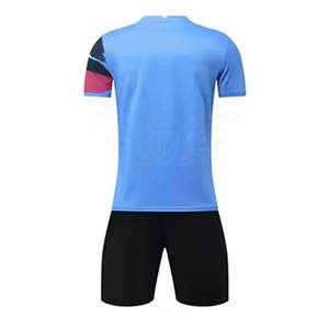 Uniforme de football sublimé personnalisé fabriqué au Pakistan Maillot et short Possédez votre équipe de conception Portez des kits d'uniformes de football - Product Image 2