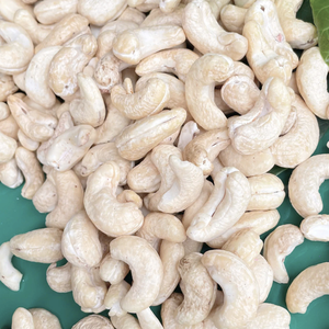 เม็ดมะม่วงหิมพานต์ W320ราคาที่เชื่อถือได้จากเวียดนามเม็ดมะม่วงหิมพานต์ออร์แกนิกส่งออกไปยังเอเชียยุโรปตะวันออกกลาง - Product Image 1