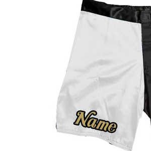 Pantalones Cortos de MMA para Hombre en Satén Blanco y Negro con Logotipo Frontal Bordado, Nombre en el Dobladillo Inferior, Cintura Media, Cierre con Cordón, Transpirables y Casuales - Product Image 3
