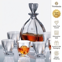 Coffret de Carafe à Spiritueux Esthétique Minimaliste en Bloc de Glace, Style Distillerie Moderne, Emballage Unique, Idéal pour Cadeau, Boîte Maîtresse