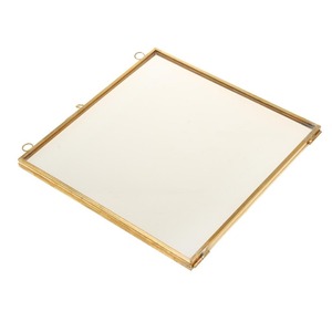 Marco de fotos de metal de latón de estilo tradicional con acabado martillado perfecto para conceptos de estilo interior inspirados en el patrimonio - Product Image 3