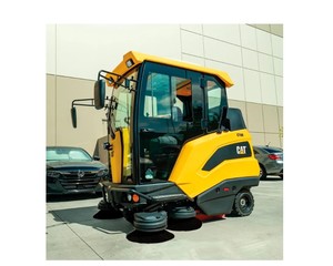 Barredora Industrial de 70 Pulgadas con Cabina Climatizada, Máquina de Limpieza de Alta Resistencia para Almacenes y Exteriores - Product Image 1