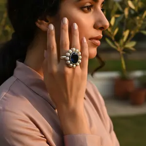 แหวนพลอยมาร์ควิสออนิกซ์และมุกชุบโรเดียมทำมือสำหรับผู้หญิง - Product Image 2