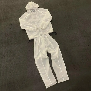 Conjunto Deportivo de Invierno Personalizado de Alta Calidad, Transpirable, Sólido, para Exteriores, Chaqueta Cortavientos de Poliéster y Algodón con Cremallera, Pantalones con Capucha y Cintas - Product Image 3