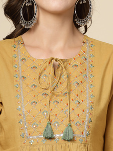 Ensemble Kurti en tissu pur coton couleur beige, élégant, brodé, col rond, manches trois quarts, lavable, pour l'été, élégant, à porter au quotidien - Product Image 6