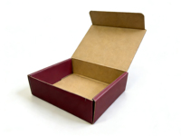 Boîte en carton ondulé bordeaux avec logo personnalisé, emballage de qualité supérieure, couleur unie, livraison rapide et extra résistante