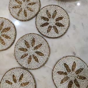 Sous-verres perlés faits à la main-Sous-verres Boho Drink avec support en polyester (4x4 pouces) - Product Image 1