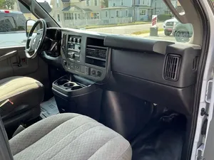 Chevrolet Express 2018 d'occasion 3500 - Product Image 2