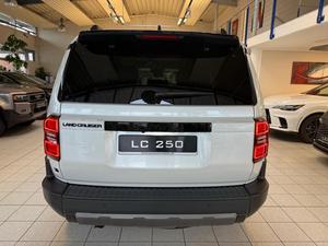 ใหม่/มือสอง ปี 2025 โตโยต้า แลนด์ ครูเซอร์ ปราโด กล้องมองหลัง 360 องศา รับน้ำหนัก 31-40 ตัน ระบบดีเซล/แก๊ส เกียร์อัตโนมัติ - Product Image 6