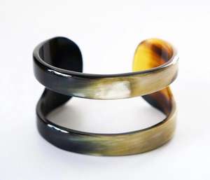 HF Crafts Pulsera pulida simple de la mejor calidad Cuerno de búfalo natural Negro Marrón Brazalete ancho Estilo animal - Product Image 1