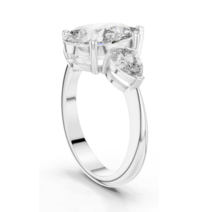 Bague à trois pierres en diamant de laboratoire de 4,00 carats pour femme, pierres centrales en forme de poire et pierres latérales en forme de trapèze, clarté VVS-VS EF, 18 carats - Product Image 6