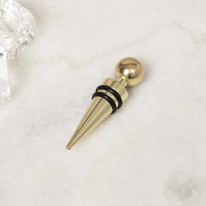 Tapón de botella de metal Tapón de latón puro Tapón de botella de aspecto moderno de alta calidad elegante para fiestas de bares de hotel en casa - Product Image 2