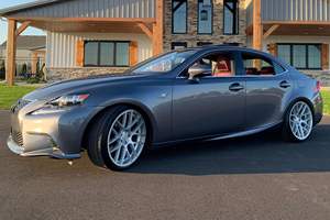 Lexus IS 350 F Sport 2015 d'occasion, 10 500 miles, 1 propriétaire, 306 ch, V6, transmission intégrale - Product Image 3
