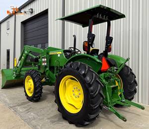 Tracteur compact à roues John Deere 3038E 70 CV 4x4 à transmission par engrenages pour moteur, chargeur frontal, pelle arrière, utilitaire agricole vert, garantie 5 ans - Product Image 3