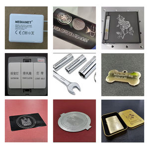 La pequeña máquina de marcado láser de fibra cerrada admite joyas de oro y plata con alta calidad - Product Image 6