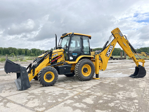 Chargeuse sur pneus d'occasion JCB 3DX/3CX Super Eco Xpert 4WD, peinture d'origine de haute qualité, JCB-4DX 4WD, fabriquée en 4x4, en bon état - Product Image 4